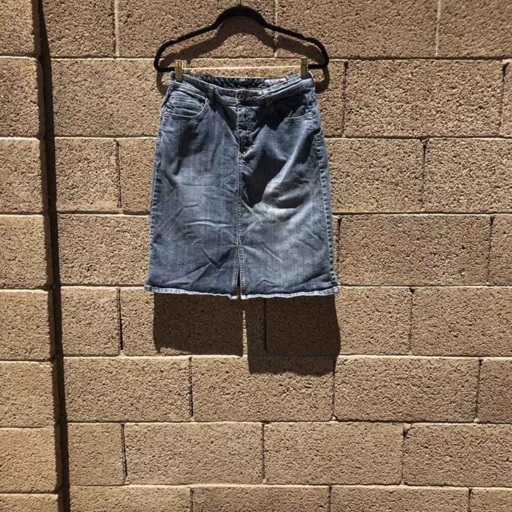 Chicos Platinum Front Slit Knee Length Denim Skirt